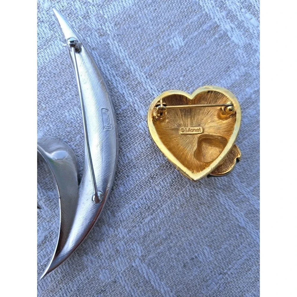 MONET TRIFARI Set Of 2 Brooches Silvet Gold Tones